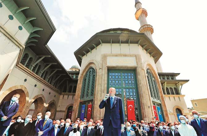 Recep Tayyip Erdogan addressing the opening ceremony (Photo: Agency)